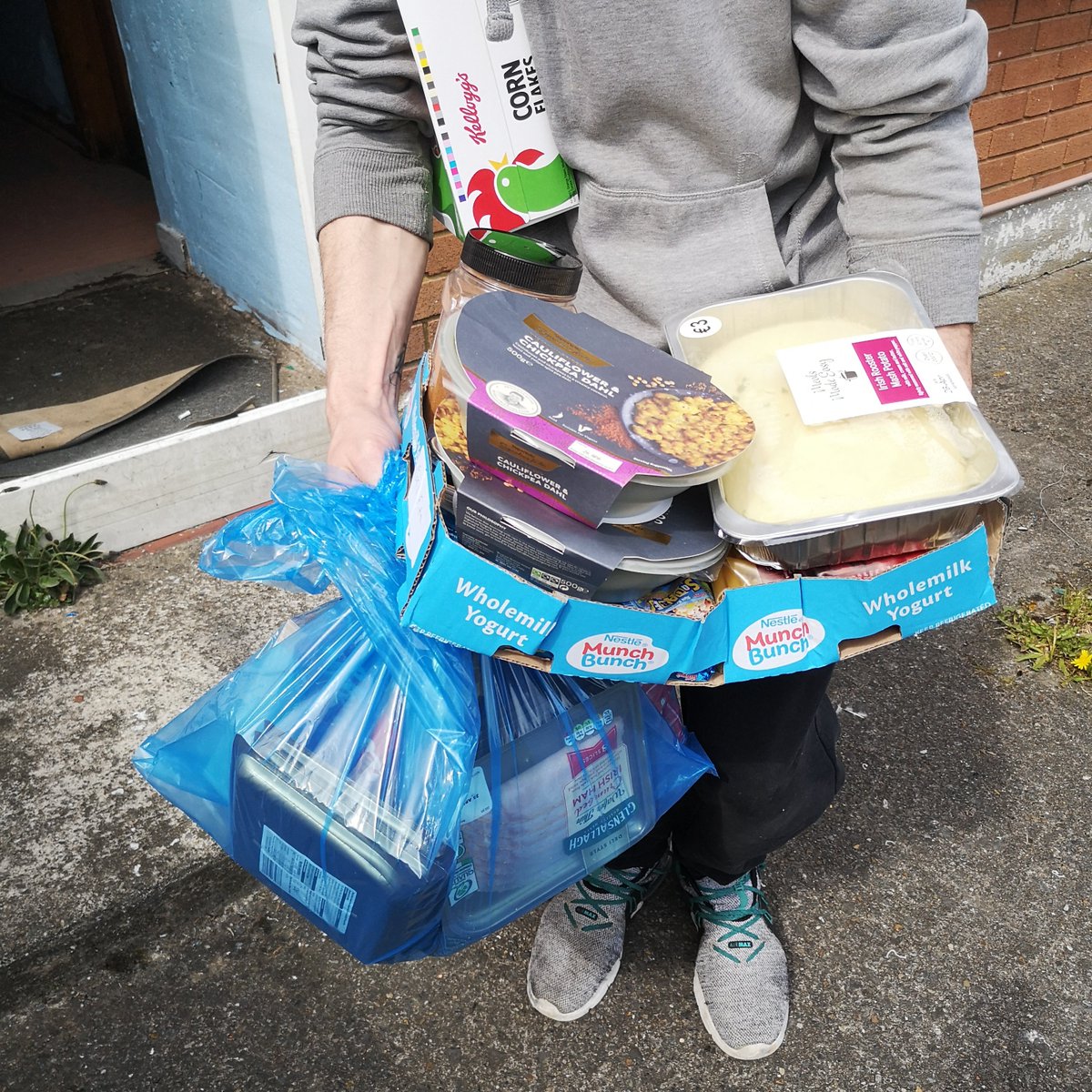 an_cosan's tweet photo. Huge thanks to our team who have been working tirelessly getting food packs together for the families in need in our community! We know so many are struggling out there, if you are in need we will do what we can, contact us at info@ancosan.ie or 01 462 8488 #CommunityResponseIRL https://t.co/capmD4f9YM