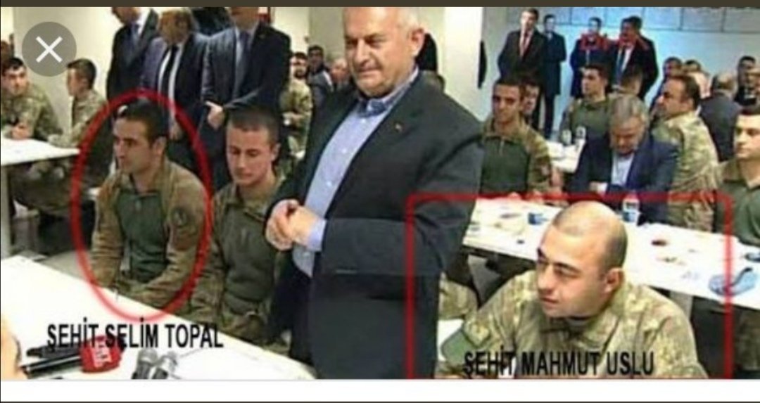 YALAZHAKAN1's tweet photo. #UzmanCavuslarKahramandır KAHRAMANLAR AYNI RESİME GİRER.. AMA CENNETTE KADROLU🇹🇷🇹🇷🇹🇷
@RTErdogan https://t.co/otKUN2NFKR