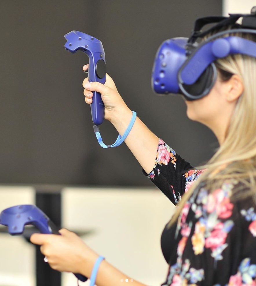 laneoffice's tweet photo. #OfficesoftheFuture Our VR/AR gives you the ability to experience the environment before it goes to production. https://t.co/iSa33XQ5dJ