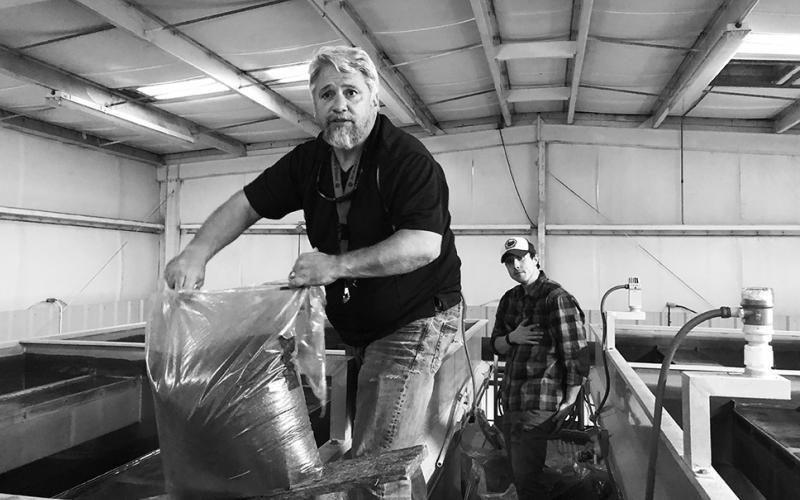 "I'm not a Democrat, I'm not a Republican going through this."

In the Western tip of NC, Mayor Reid described personally blocking the road into his hometown to prevent the spread of #coronavirus

#NCMayors #Appalachia #CherokeeCounty

🔊wunc.org/post/meet-nc-s…

📸@theScoutNews