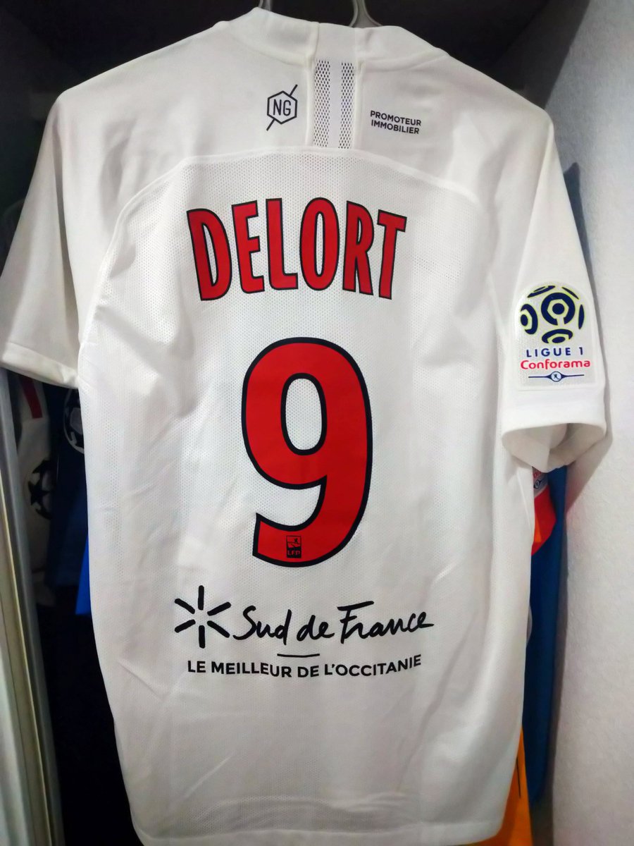 MaximeFassini's tweet photo. Bienvenue au petit dernier de la famille de mes 50 maillots du @MontpellierHSC.. Ce maillot d'@AndyDelort9 porté à Rennes je l'attendais depuis un moment.. Mon seul regret, ne pas vous voir le 23 mai à Toulouse..
Prenez soin de vous et Allez Paillade 😍 😍 https://t.co/nj5eoZZKtf