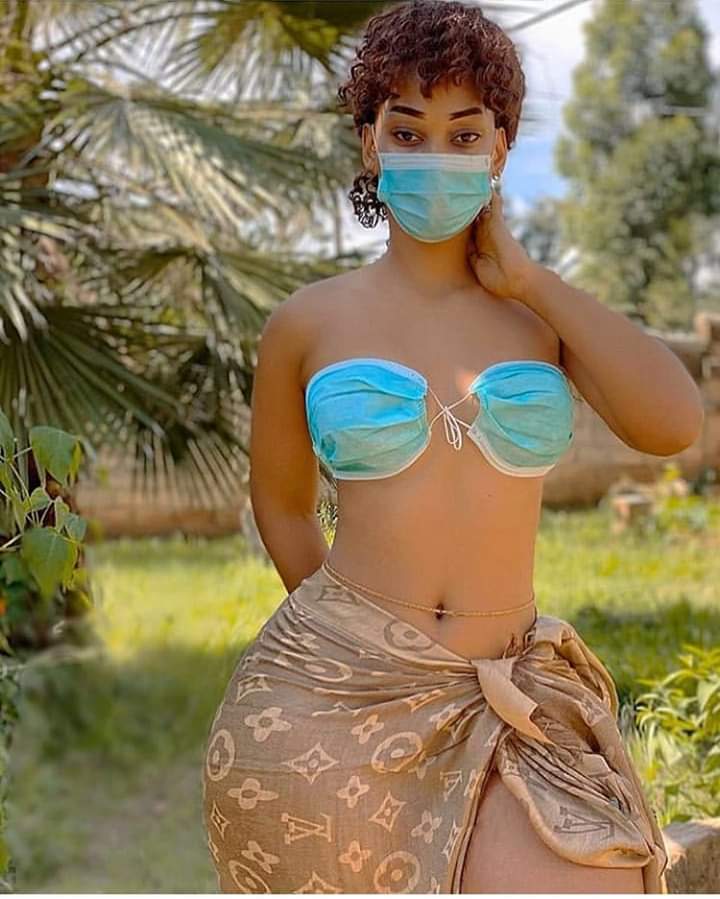 Miss_Fipaza's tweet photo. Sometimes when you're struggling to sleep, you just need to send your crush nudes.... You cant have sleepless nights alone motase 😂

#day41oflockdown https://t.co/O4tsXgXSo6