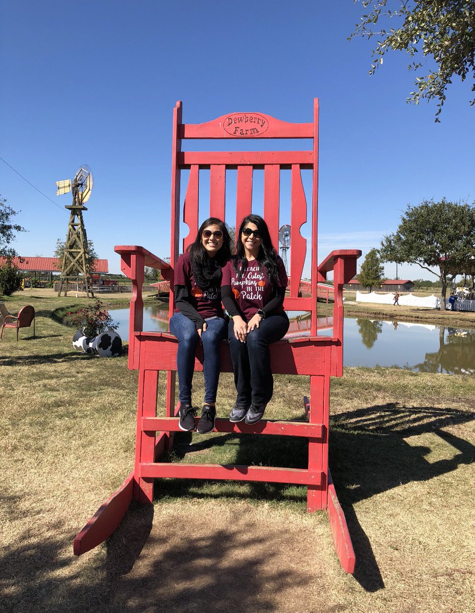 MsGarciaKinder's tweet photo. Thankful for @MrsGusewelle....the best partner ever! Mrs. Gusewelle is always ready to go the extra mile for our Hemmenway Tigers. She truly is one of a kind and I’m so lucky I get to call her mine!  @HemmenwayStreak #hemmenwayallin https://t.co/AzXnbzeACn