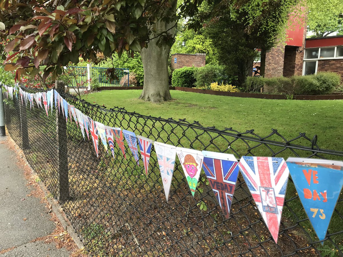 QuintaPrimary's tweet photo. #Teamquinta wish you all a very happy VE Day. https://t.co/xxwnnxnAnK