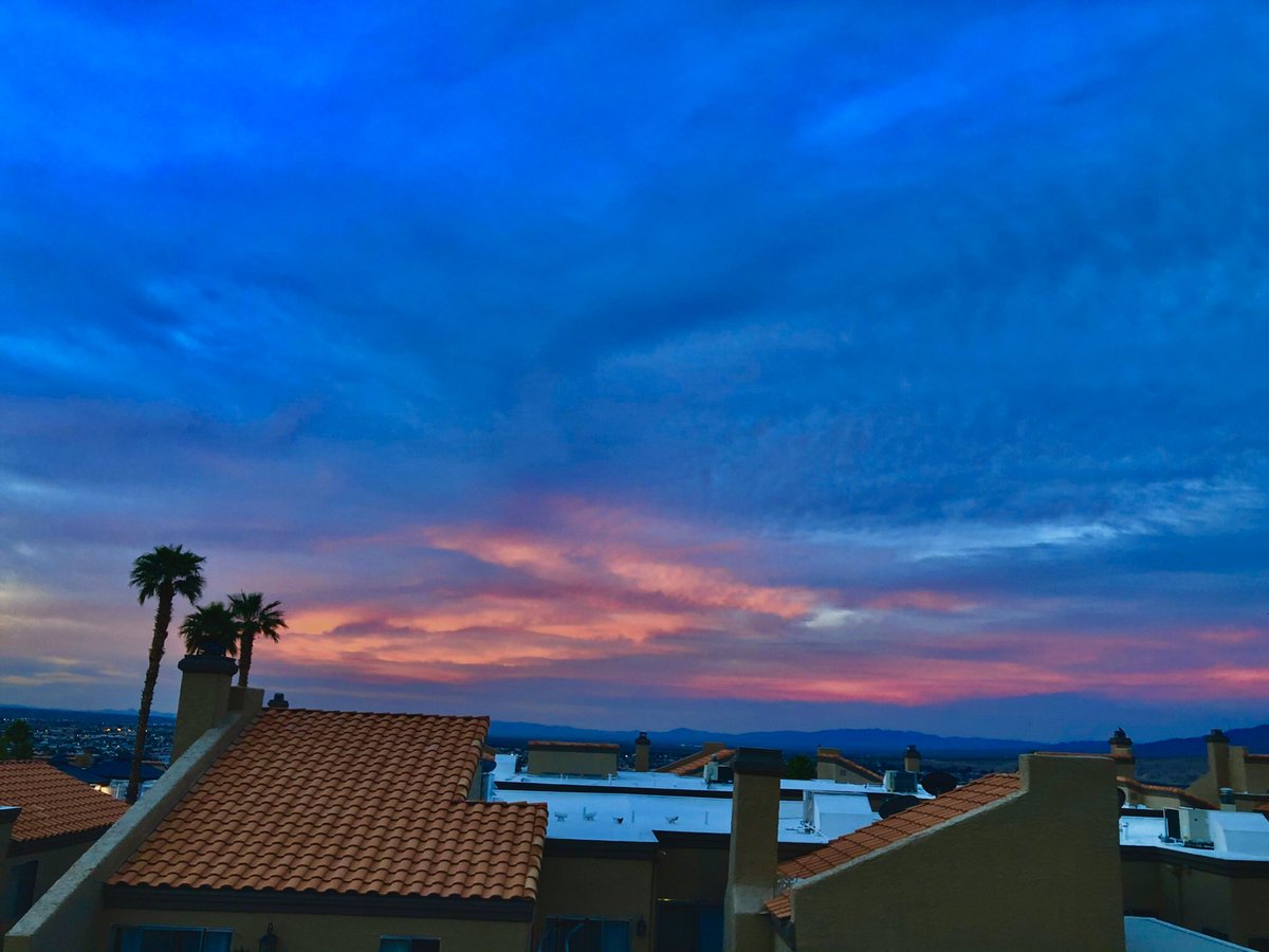 FloridaGrecco's tweet photo. #NaturePhotography #natureforsmiles #thursdaymorning #ThursdayThought #pinkskys https://t.co/qc3Y3KIhlr