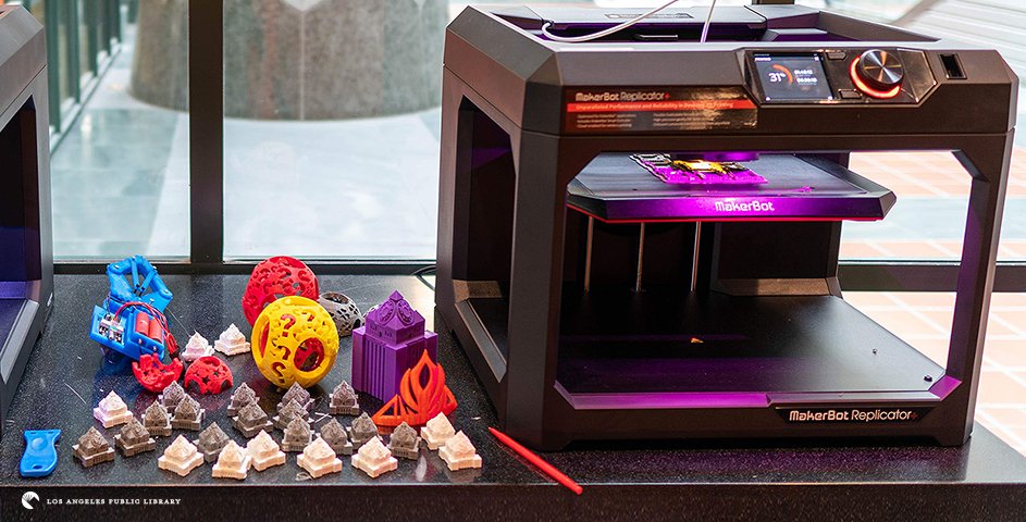 3D printer with design samples