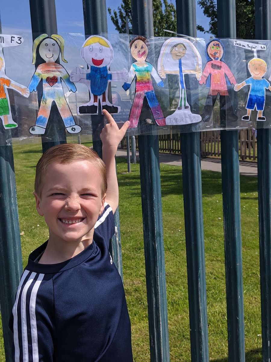 2020Rach's tweet photo. James was all made up to spot himself up on the school fence while on our walk today 💙👬 #looksfab #lockdown2020 @Y1StocktonWood @deputystockton1 https://t.co/h31slSEQpH