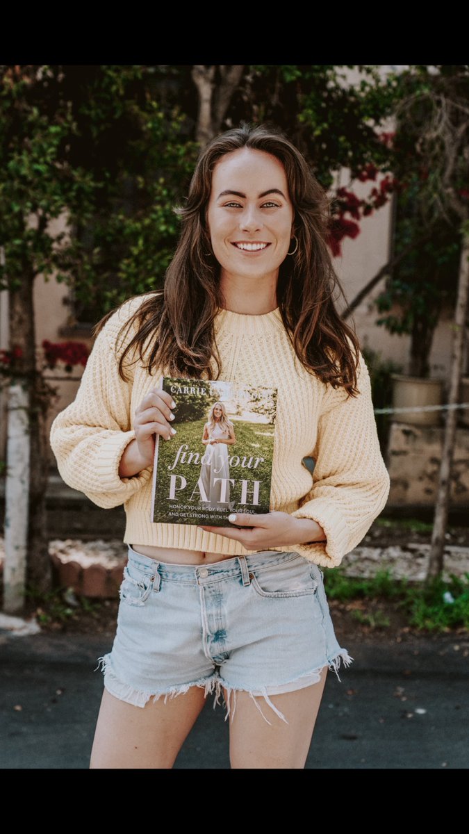 meganwgallagher's tweet photo. I LOVE this new book from @carrieunderwood @fit52 !! It shows her whole life journey and how she balances it all! It's a MUST READ y'all!! So inspiring
.
.
.
#findyourpath #carrieunderwood #springtimereading https://t.co/0YxL5s8GmD