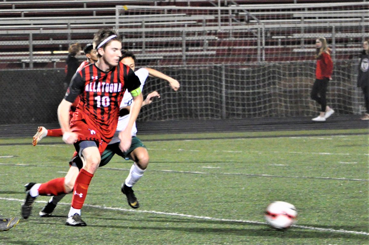 allatoonasoccer's tweet photo. Today we recognize another Sensational Soccer Senior, Varsity Captain-Jude Kelly. Most know that he is a fantastic football kicker, but he is also a talented soccer player. Georgia Tech is getting a superior athlete! https://t.co/hcJAe3hBT9