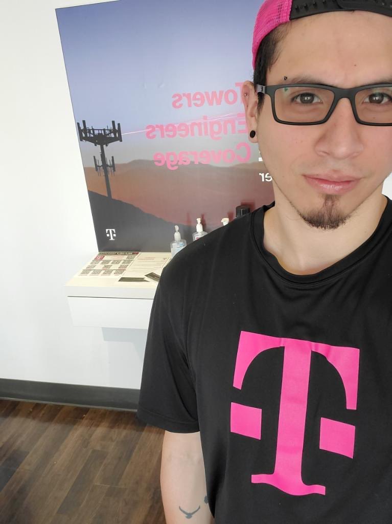 DonDaniel_91's tweet photo. I want to give a huge #centralthanks to @Jonathanmelo & @Salute_BA they have been critical in the safety and operation of the Burbank & Bronzeville locations. They have displayed great leadership and agility through these tough times. #FutureRSM #firstandfast https://t.co/REJya423Sz