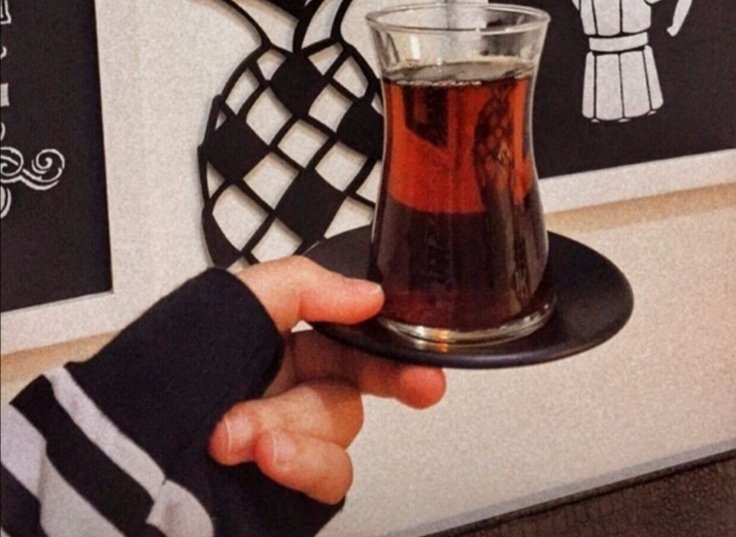 “Yıllardır ayağı kırılan atları besliyorum aklımın ahırlarında. Tekrar koşamayacaklarını biliyorum. Bunu kimsenin anlamasını da beklemiyorum... Umut böyle bir şey.” 

Son Cengiz Aydın / Fazla uzaklaşmış olamam, döndür beni

#Covid_19 #StayAtHome #perşembe #hayırlı_akşamlar