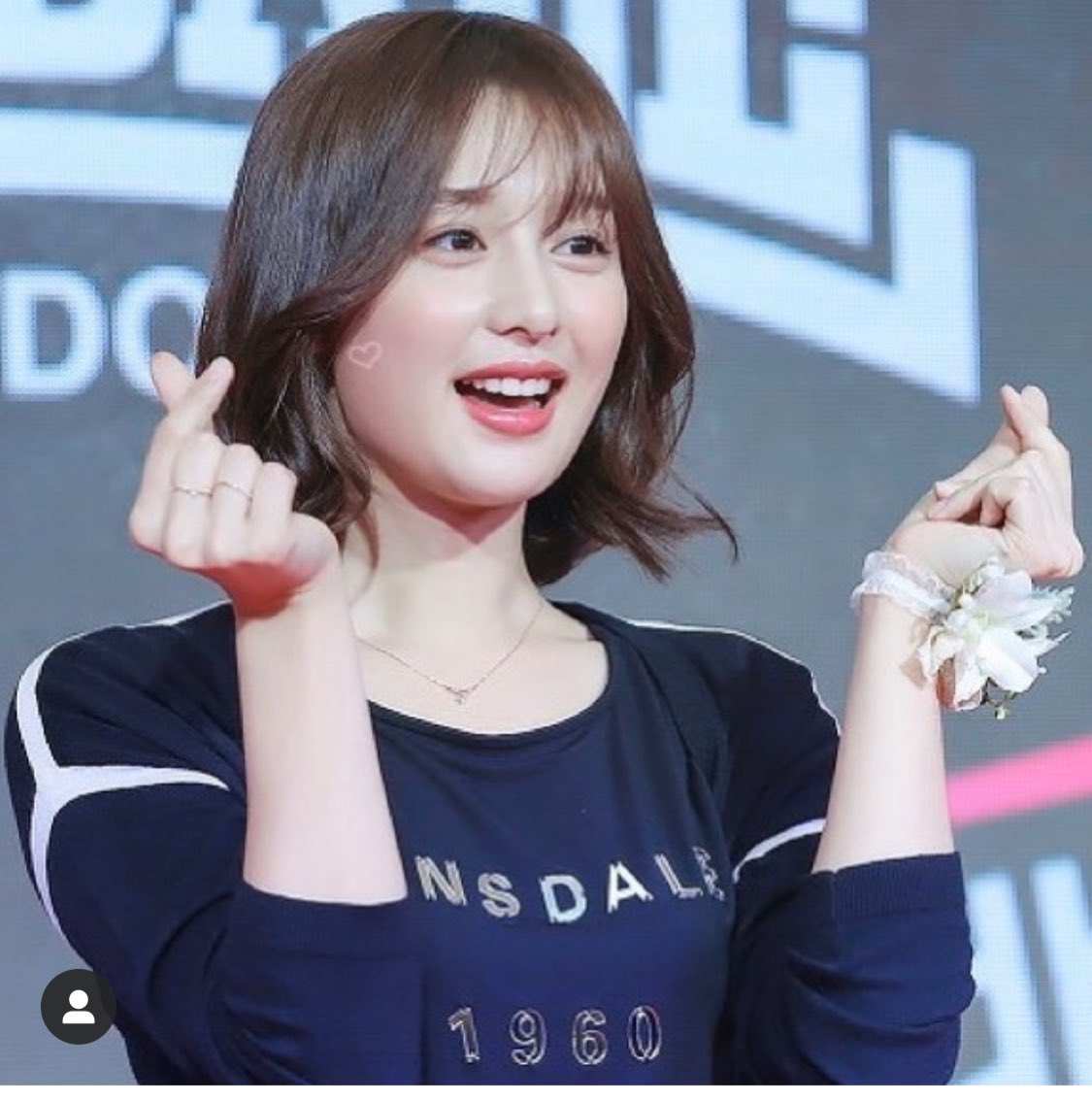 なな てか ほんと韓国の女優さんて皆 綺麗すぎ可愛いすぎ透明感はんぱない ソン ヘギョは上野樹里感あるけどキム ジウォンはマジ可愛い あたしも前髪シースルーバングにして後れ毛出せば 韓国女子に近づけるかしら 太陽の末裔 T