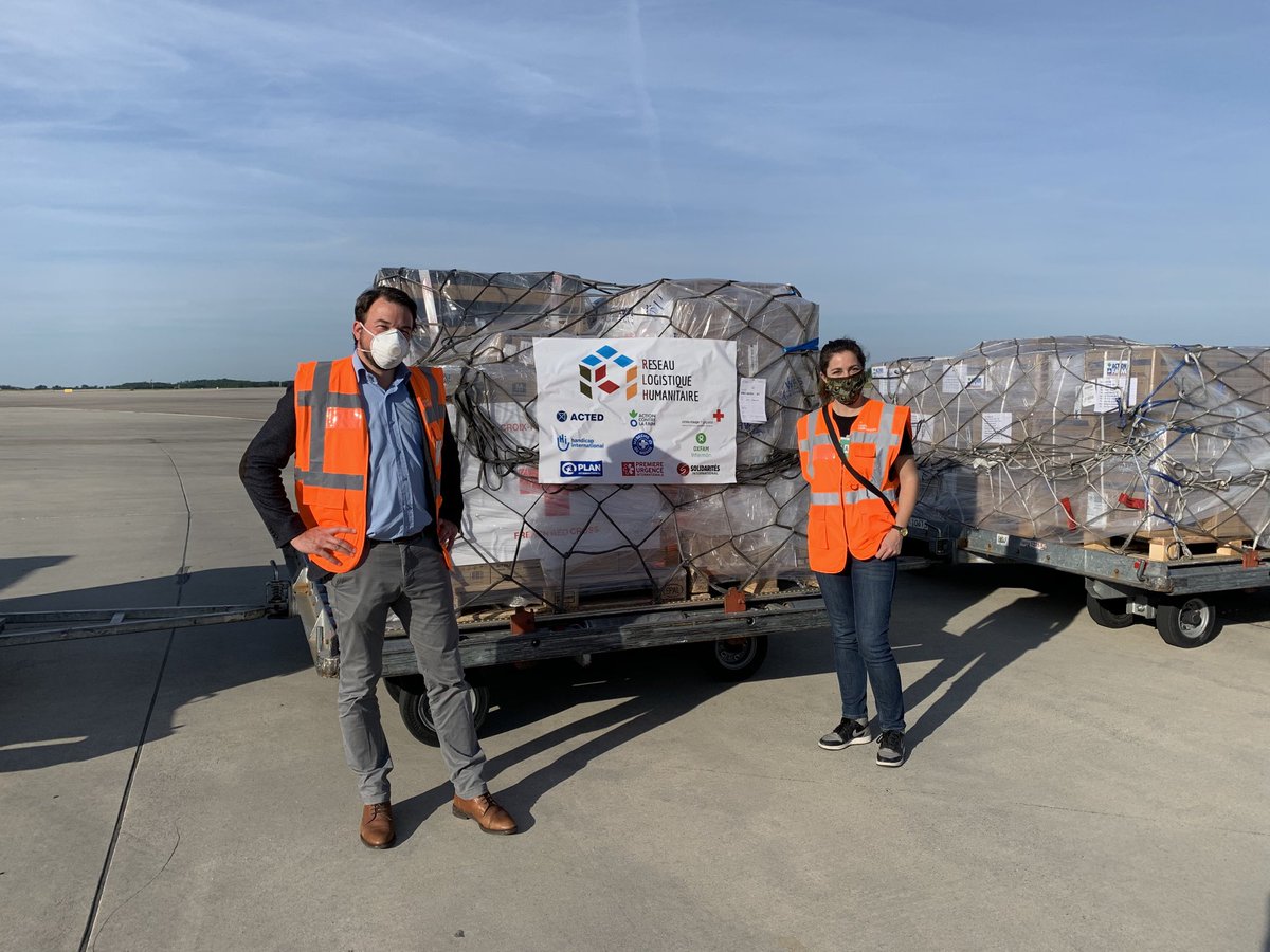 alxgir's tweet image. Premier vol de passagers et fret humanitaire vers Bangui avec le dispositif HAB avec le RLH, coordonné de main de maître par notre log ⁦@Marie_houel⁩ ! Un bel exemple de coordination d’ONG pour aider plus loin !