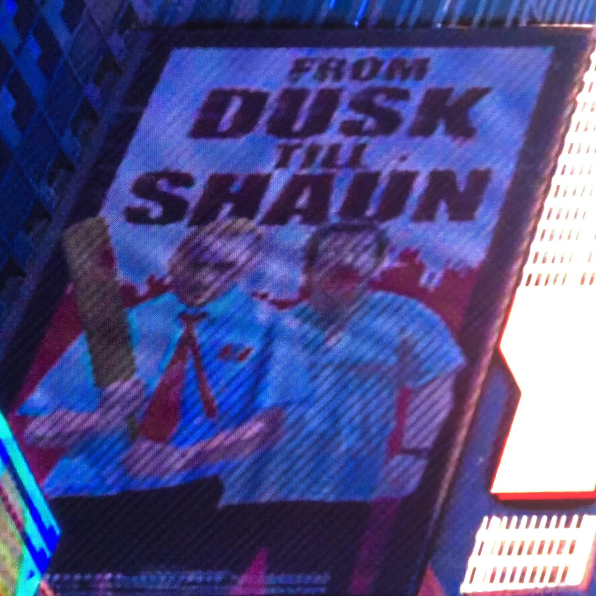 Sur un écran géant de Times Square, nous pouvons voir l'affiche fictive de la suite de Shaun of the Dead. Voici le mail que Rodney Rothman a envoyé à  @edgarwright pour pouvoir faire cet easter-egg.