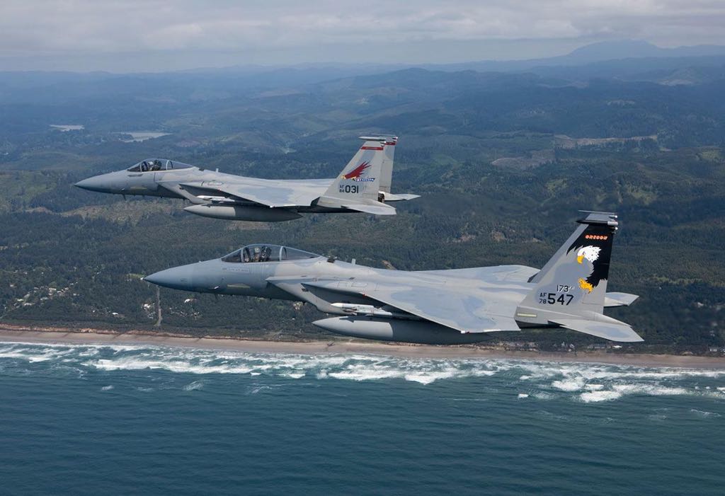 Metcom_911's tweet image. Heads up, Marion County! (Literally)

The Oregon Air National Guard will be conducting F-15 flyovers over area hospitals and other locations in the region tomorrow (Friday) to honor first responders and health care workers. 

Schedule found @ this link:
kptv.com/news/air-natio…