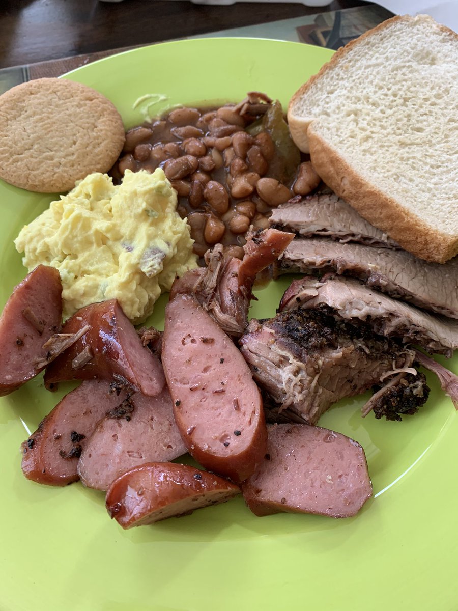 MariaUngaro9's tweet photo. Thank you Dr. Martinez, Ms. Hull, Mr. Kowalski and the administration Team. Our Spring Creek lunch was delicious today. @martinez_doreen @MariaUngaro9 @MPElemSchool #PawsitivePanthers2020 #TeacherAppreciationWeek2020 #springcreekbarbeque https://t.co/YL5Yu5YFmT
