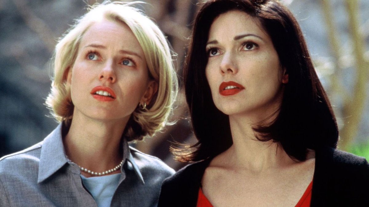 6 - Mulholland Drive (2001) David LynchUne de mes dernières claques. Un film à énigmes comme on en fait trop peu. Naomi Watts et Laura Harring y sont prodigieuses. L’ambiance pesante du film arrive à captiver par sa justesse. Et ce twist final!