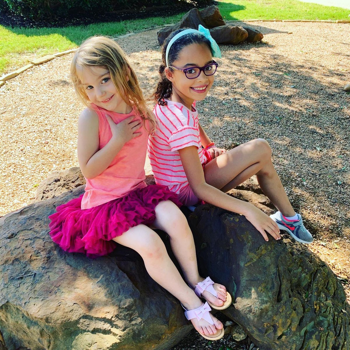 BonnieRHutson's tweet photo. Self-posed! 🤣  This little ham is really blessed to have a big sister who’s always got her back!  #sistergirls #alwaysmyjoy https://t.co/Ol6BZj41UI
