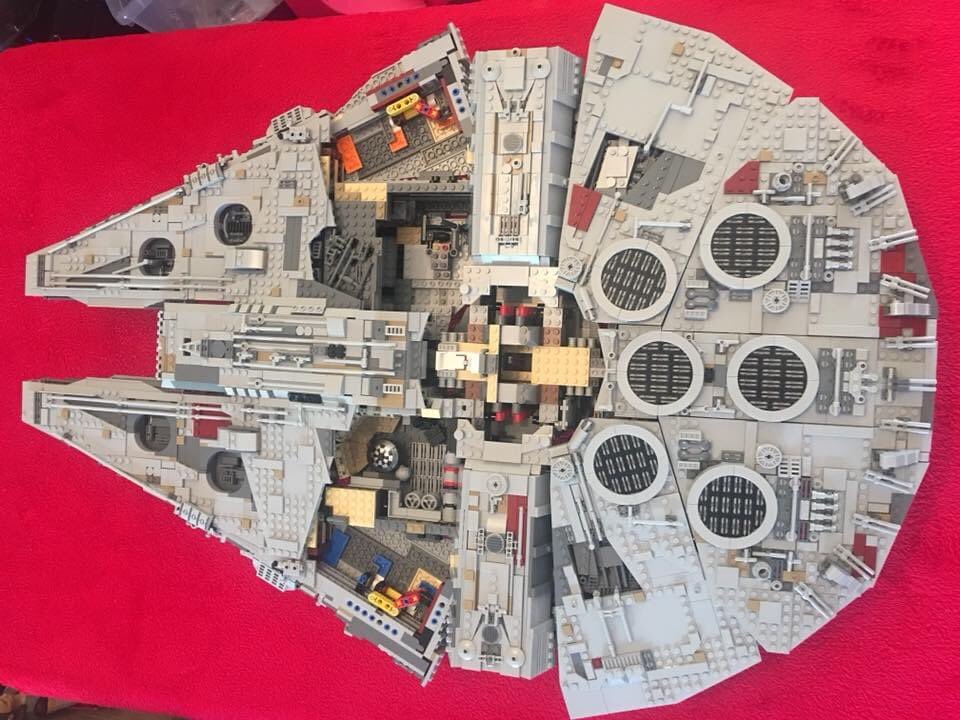 LGBTconstruct's tweet photo. This is #Engineering👇👇👇Loving my @LEGO_Group #UCSMilleniumFalcon during #coronavirus #CoronavirusLockdownUK at the @LGBTconstruct #lego studio https://t.co/F2AAgTSWXb