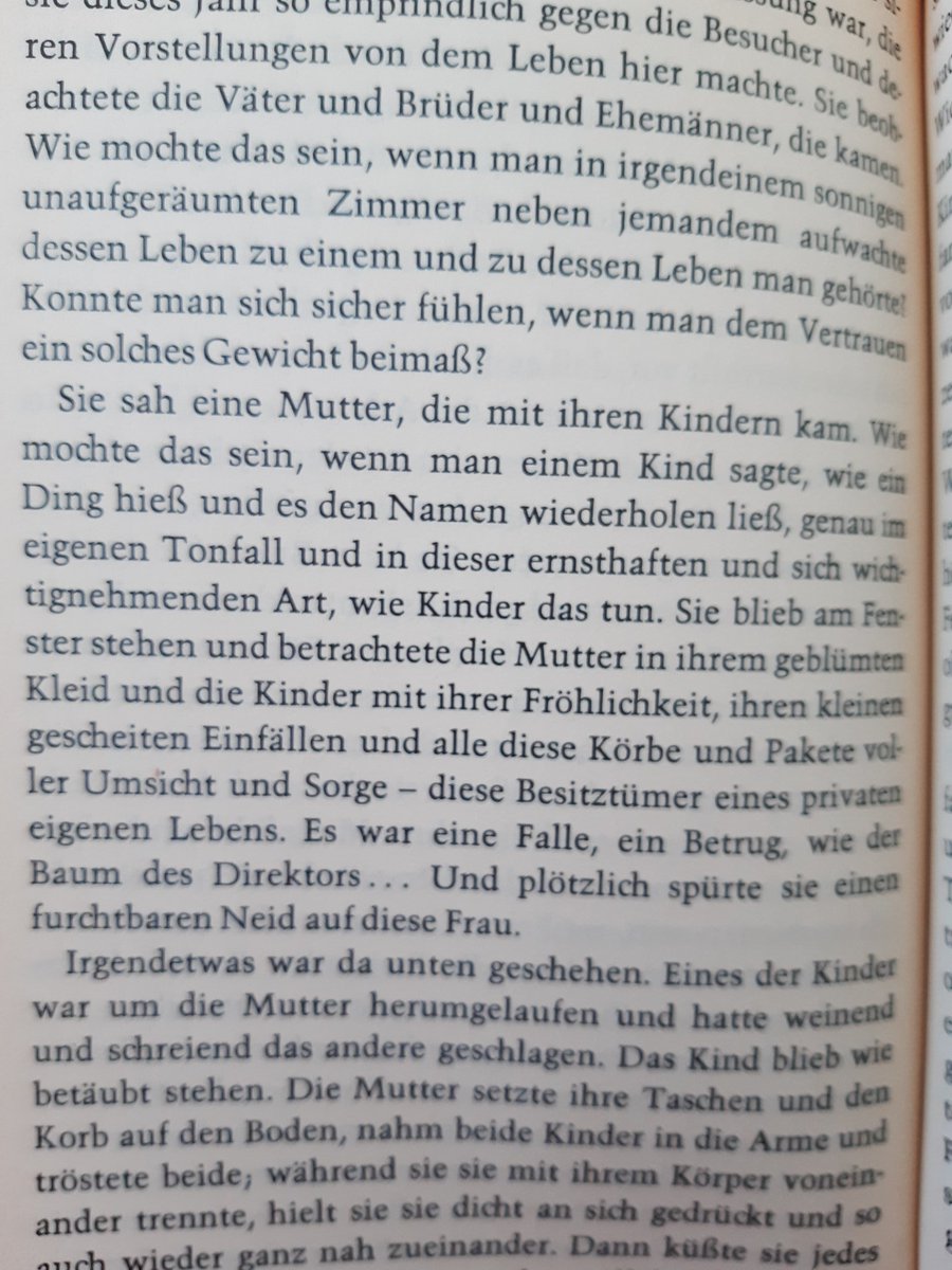 _Bella__Donna's tweet photo. Sie sah eine Muttrr, die mit ihren Kindern kam.
#seite100 https://t.co/pFEknNrCXZ
