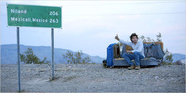 20 - Into The Wild (2007) Sean PennUne référence pour tout ceux qui ont eu envie de tout quitter pour partir vivre seul ailleurs. Véritable leçon de vie, ce film aux espaces naturels saisissants est sublimé par la voix d’Eddie Vedder. Une aventure humaine qu’on n’oublie pas