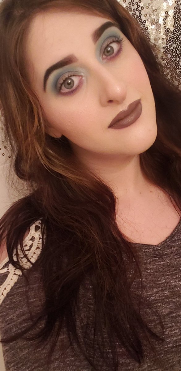 PrincessBrieMUA's tweet photo. Hi.

Used @JeffreeStar AS USUAL.

Blue Blood, Conspiracy, and Alien. https://t.co/nvE3qZFWZN