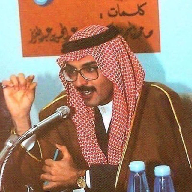 sh_3oor's tweet photo. يقول الـبدر :
لاتغارين وهم بعيوني عدم 
لاتغارين وأنتِ لعيوني نظر ❤️ https://t.co/npGf6YuAcF