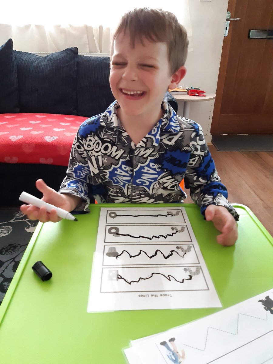 CharleneHinkle1's tweet photo. @burntoakprimary Jack has been very busy practicing his writing skills. https://t.co/tGWVp4H53p
