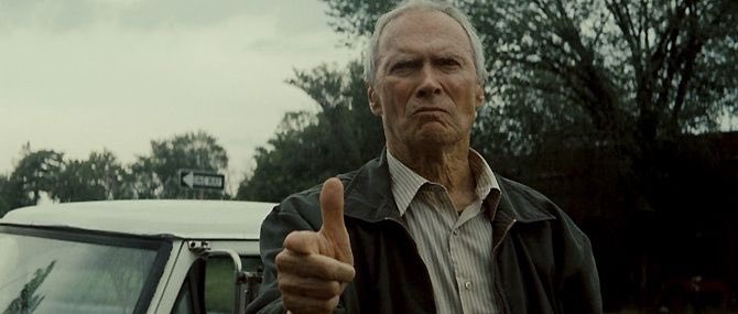 24 - Gran Torino (2009) Clint Eastwood Clint Eastwood fait encore une fois des merveilles. Ce récit moderne sur le raciste touche par la beauté de la réalisation. À la fois dur et émouvant, parfois drôle, c’est le genre de film qu’on ne peut pas ne pas aimer