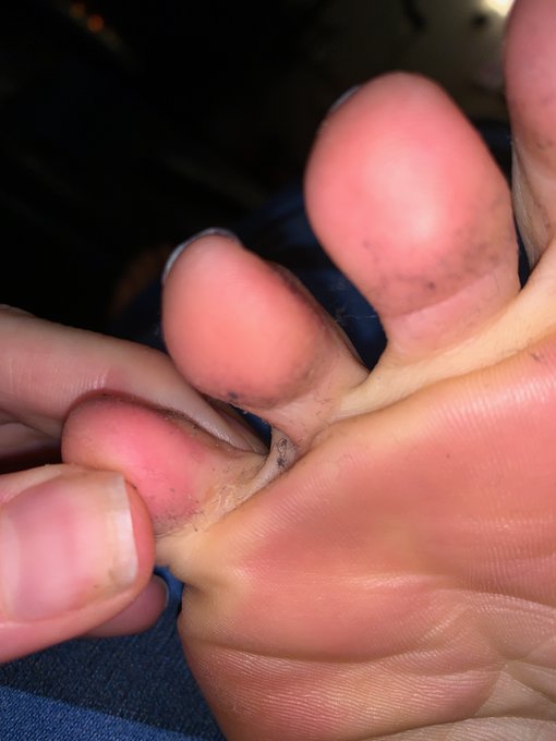 Texting foot pics is hard work. https://t.co/OvN8UjTpIW<a href="/tag/pantyhosedomination"class="tags"><span>#pantyhosedomination</span></a>