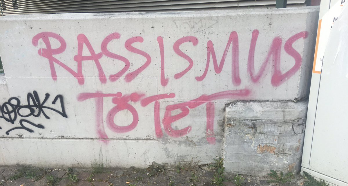 BleibtGallus's tweet photo. Das #gallusbleibtstabil weil es jeden Tag daran erinnert, dass #RassismusTötet https://t.co/lLQVYC5AjD