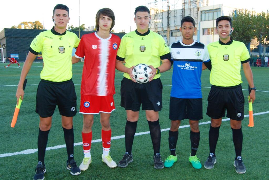 edepfutbol's tweet photo. ¡Feliz cumpleaños Daniel!
Sos un gran ser humano y excelente deportista. 
¡Te queremos!
Abrazo de gol 👍💪⚽ https://t.co/xFf58wYL2G