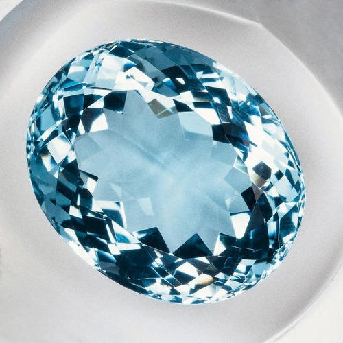 Aktgw — aquamarine (the necklace is stunning)
