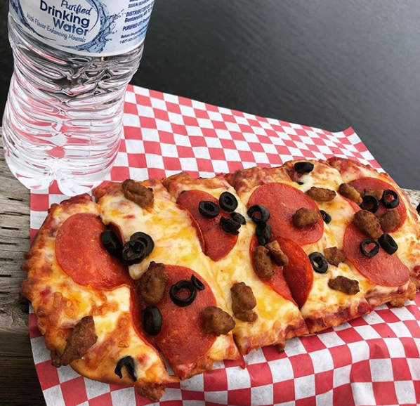 KnudsonCove's tweet photo. The Burger Shack deal of the week is a Flat Bread of your choosing &amp; bottled water for $10.95! ⁣⁣
𝐁𝐮𝐫𝐠𝐞𝐫 𝐒𝐡𝐚𝐜𝐤 𝐍𝐮𝐦𝐛𝐞𝐫: 𝟗𝟎𝟕-𝟐𝟐𝟓-𝟖𝟕𝟕𝟒⁣⁣
𝐁𝐮𝐫𝐠𝐞𝐫 𝐒𝐡𝐚𝐜𝐤 𝐇𝐨𝐮𝐫𝐬: 𝗪𝐞𝐝-𝐒𝐮𝐧 𝟏𝟏:𝟎𝟎-𝟔:𝟑𝟎 ⁣ https://t.co/YDzpG85xpC
