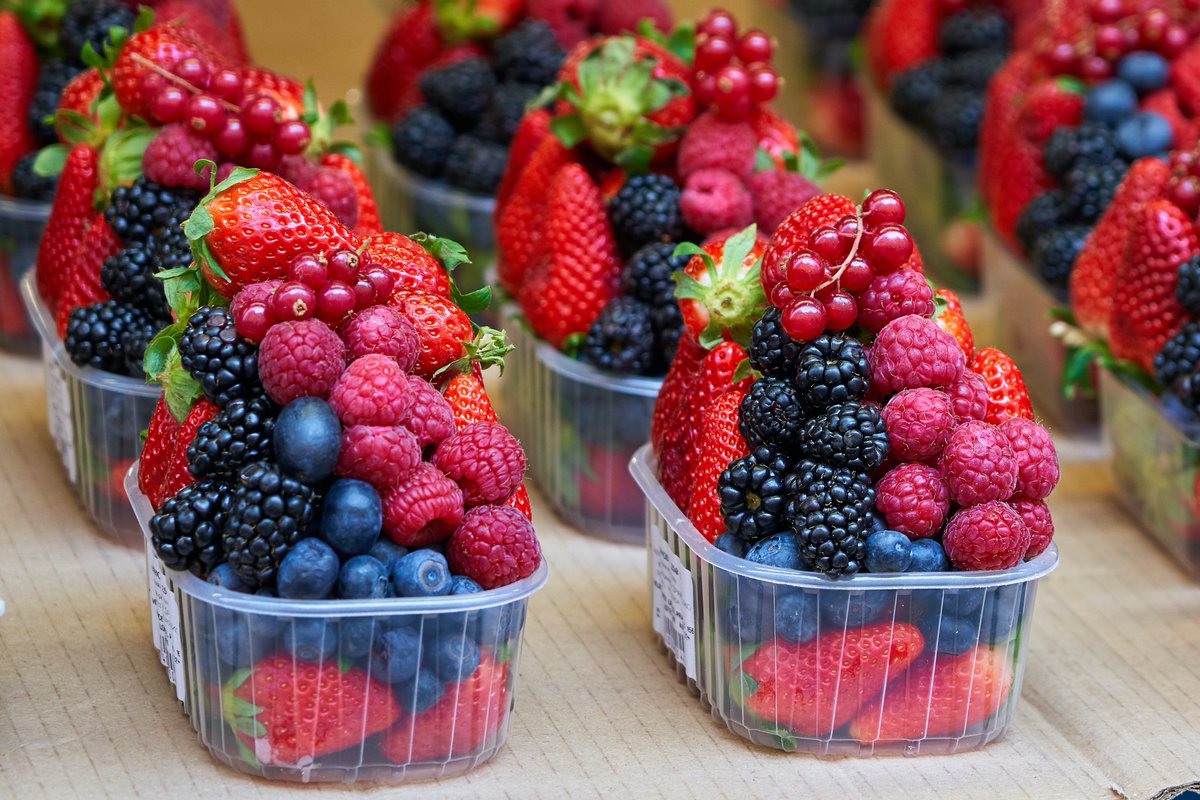🍓😋Freshen up your #summer snacks and meals with colorful berries! ☀️🥤Visit the <a href="/UCDCNS/">UC Davis CNS</a> blog for inspiration on how to incorporate summer #berries into your sweet and savory #cooking: cns.ucdavis.edu/news/sweeten-s…

<a href="/Fruits_Veggies/">Fruits & Veggies - Have A Plant</a> <a href="/driscollsberry/">Driscoll's Berries</a> @MyPlate