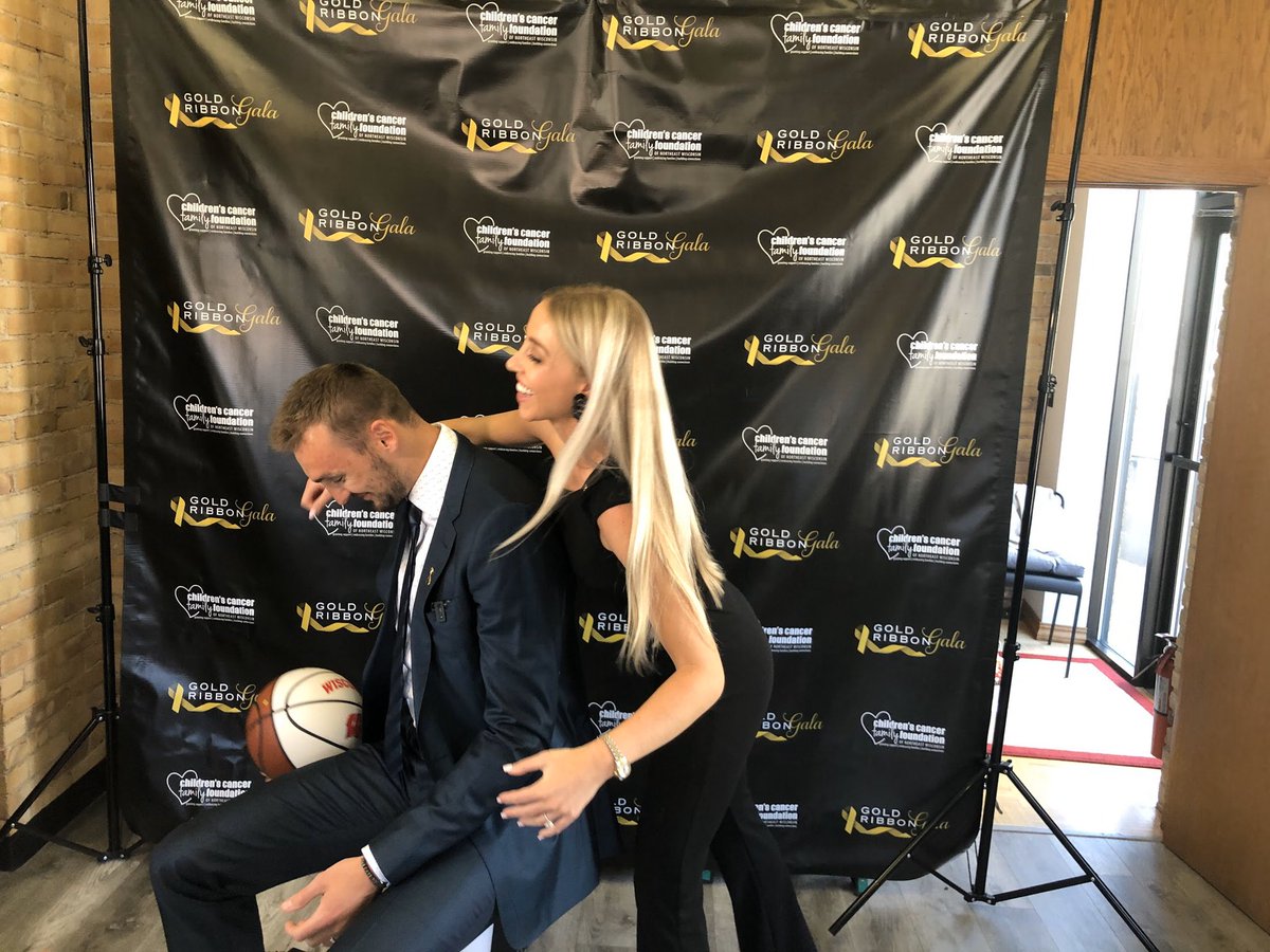 Olivia Harlan Dekker tweet media
