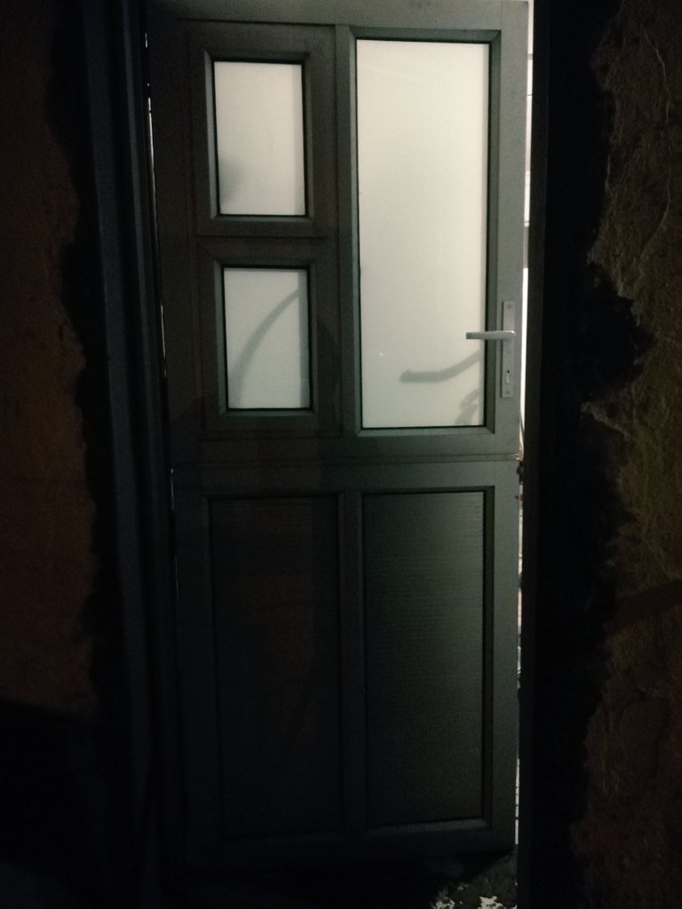 ZitoProjects's tweet image. zitoaluminium.co.za/#contact
It&apos;s tough but we soldier on with our 🎭.. Please do share 🙏✌️