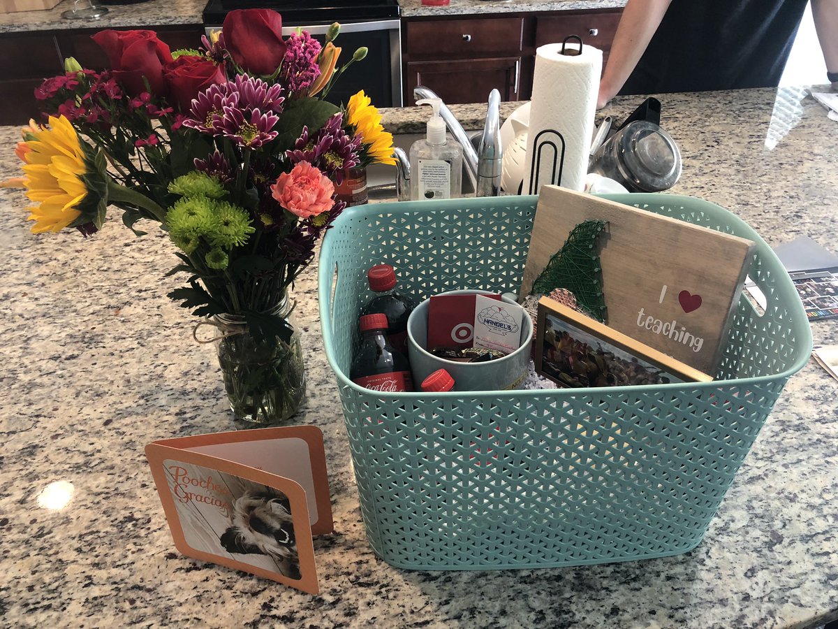 Mrs_Valentine3's tweet photo. What a sweet surprise to find on my doorstep this afternoon! I have the sweetest class this year, and I miss them so much! #sweetsurprise #caringclass #lovemykids https://t.co/W8UJZOO7S2