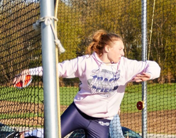 MrRogersB's tweet photo. Senior Tara Jochumsen
Tara's favorite memory from Track and Field was her growth during her Junior year as both a hurdler and a thrower. She scored valuable points for the team to win a team Conference and District Championship.
#IAHSSenior #HudsonSchools https://t.co/oIrm3oZ35u