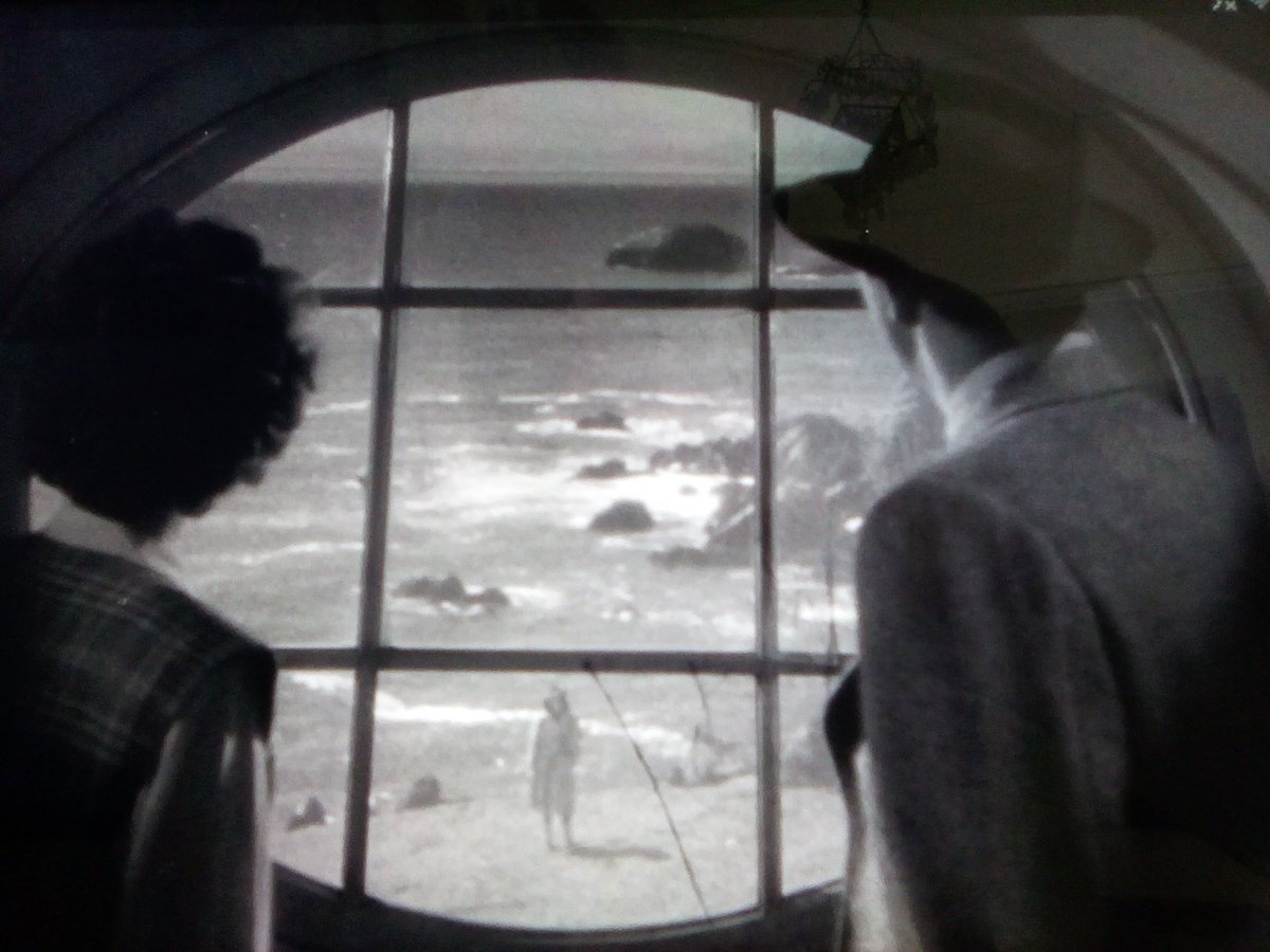 shellen1000's tweet image. #ArchitectureMovieChallenge 8: Fav Property: The Uninvited(1944) Here&apos;s a view from the window.