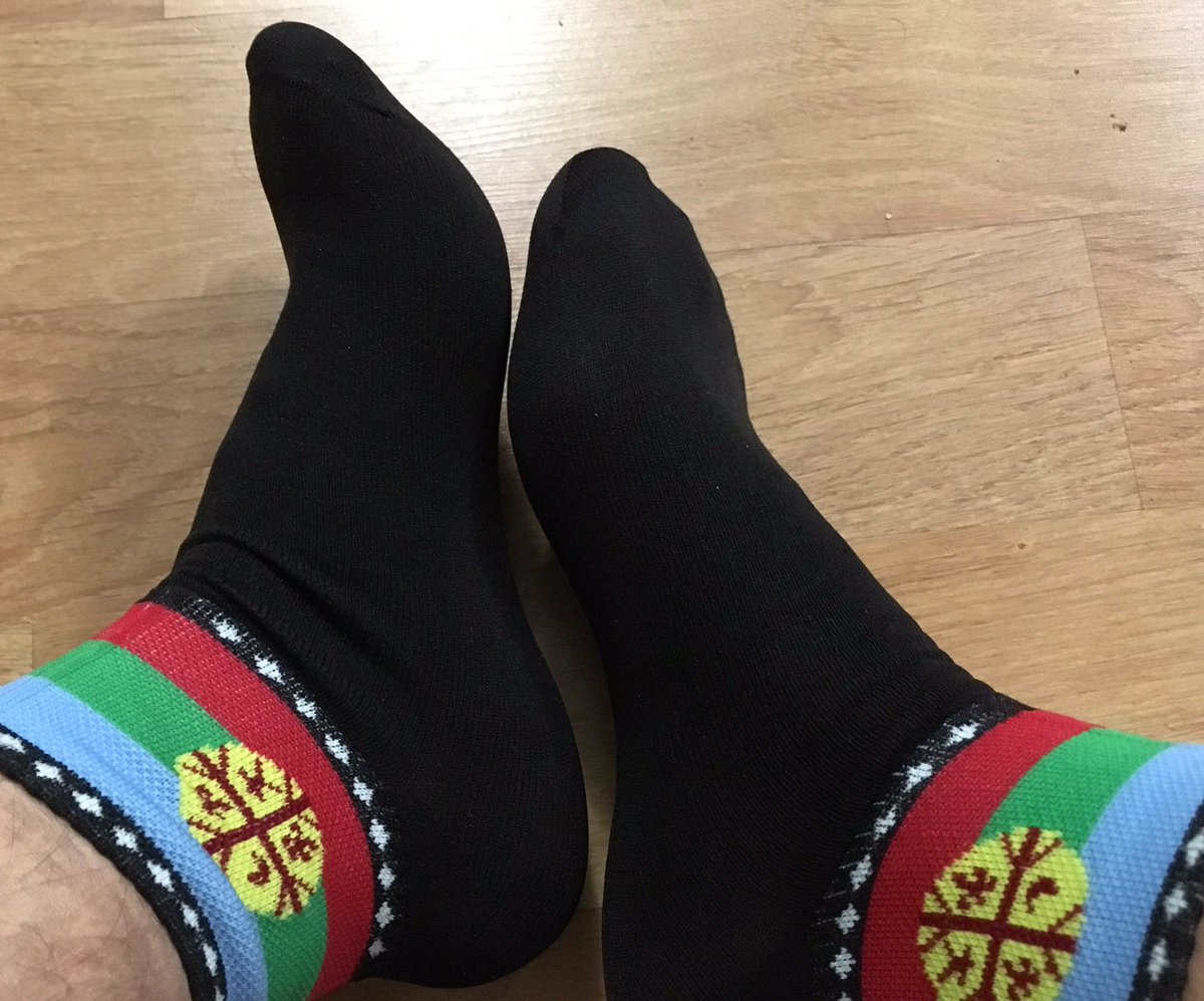 JaimeCuyanao's tweet photo. Llegar a la ruka después del trabajo y sacarse los zapatos, no tiene precio 😌.
.
#Mapuche 
#Wenufoye 
#BanderaMapuche 
#Wallmapu https://t.co/gsIwvcLXwd