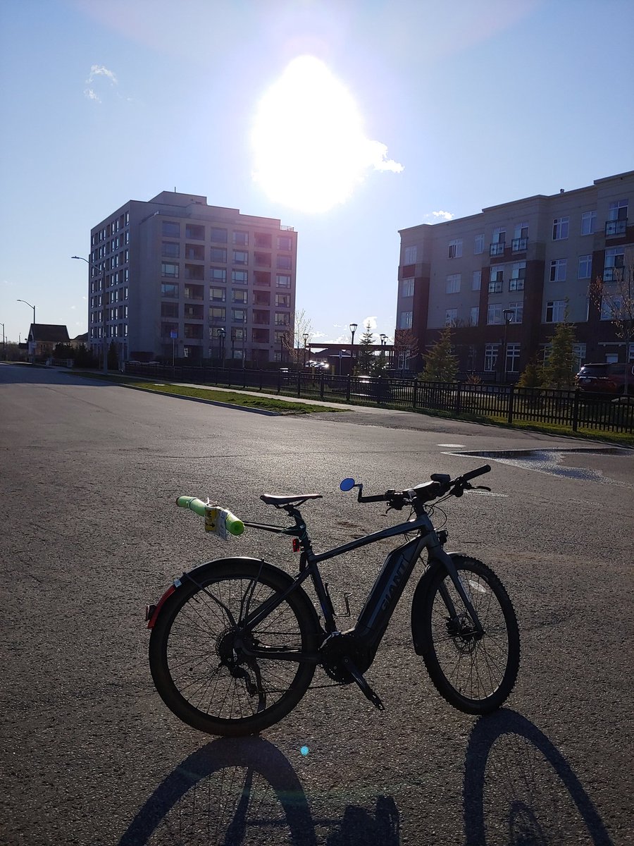 arruda_j's tweet photo. #OurOshawa @oshawacity Sunset over Harmony, Day 7 ? Who knows anymore, post supper ride thru the neighborhood to test new brakes, thanks @Bikespls John, Rob, Nigel and the rest, #SupportLocalBikeShops https://t.co/9Z6xYGNj0Y