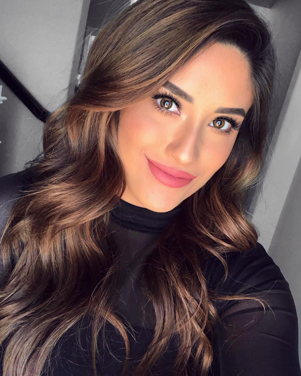 wetnwildbeauty's tweet photo. BARE IT ALL with @vianneystrick and her favorite Mega Last Matte Lip Color π
Products Featured: Mega Last Matte Lip Color - Bare It All
Get it, girl:
@Walmart
@Target
@Amazon
@Walgreens... and ALWAYS at https://t.co/DfcILG2mOK
#wetnwild #wnwbeauty #megalast #MegaLastLipColor https://t.co/rx03k0ttyH