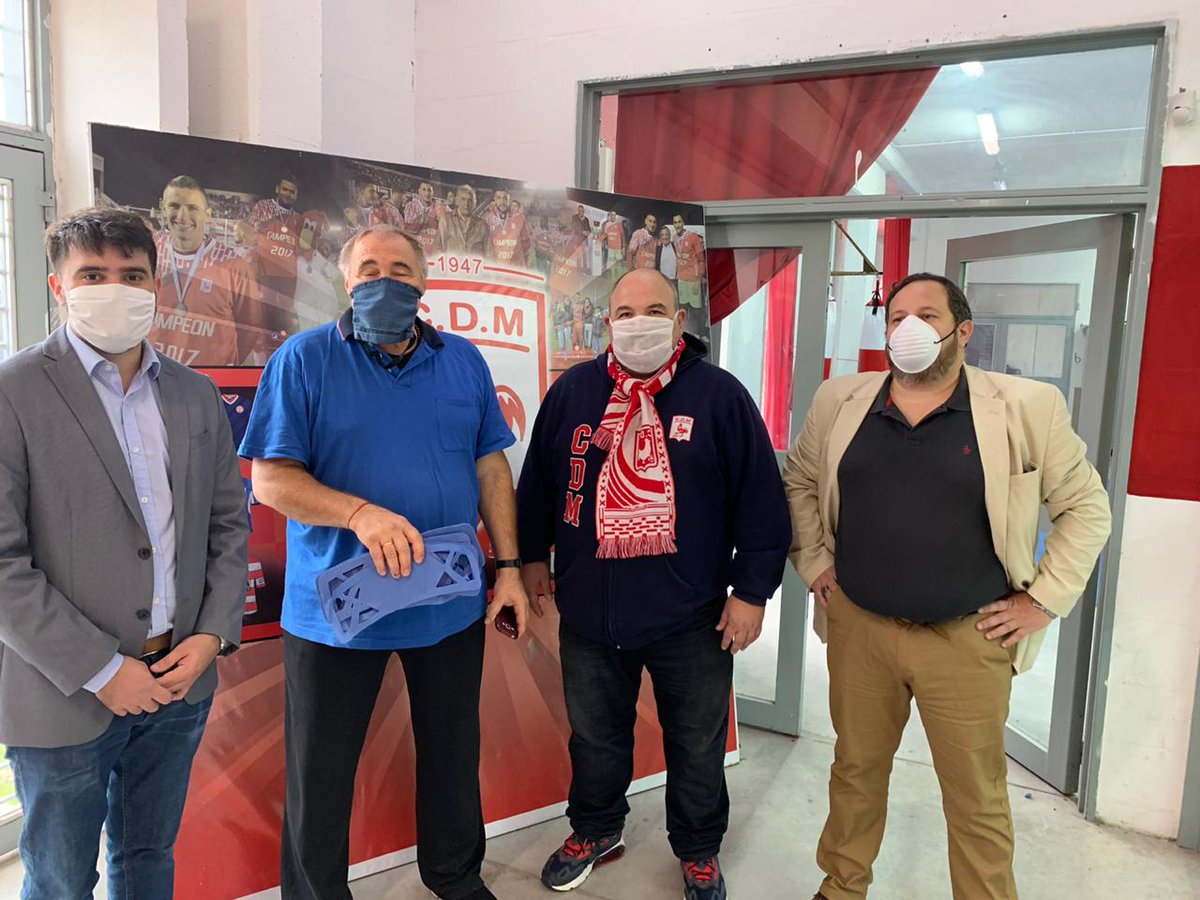 kevinlioiok's tweet photo. Hoy recorrimos el @depmoronoficial luego de 2 días de reapertura.
Llevamos barbijos para que el socio que se acerca a pagar la cuota esté resguardado, como así los trabajadores del club.
Gracias @CapurroGaston por recibirnos y dejarnos colaborar.
Entre todos, salimos de esta. https://t.co/bRSWI0N5xs