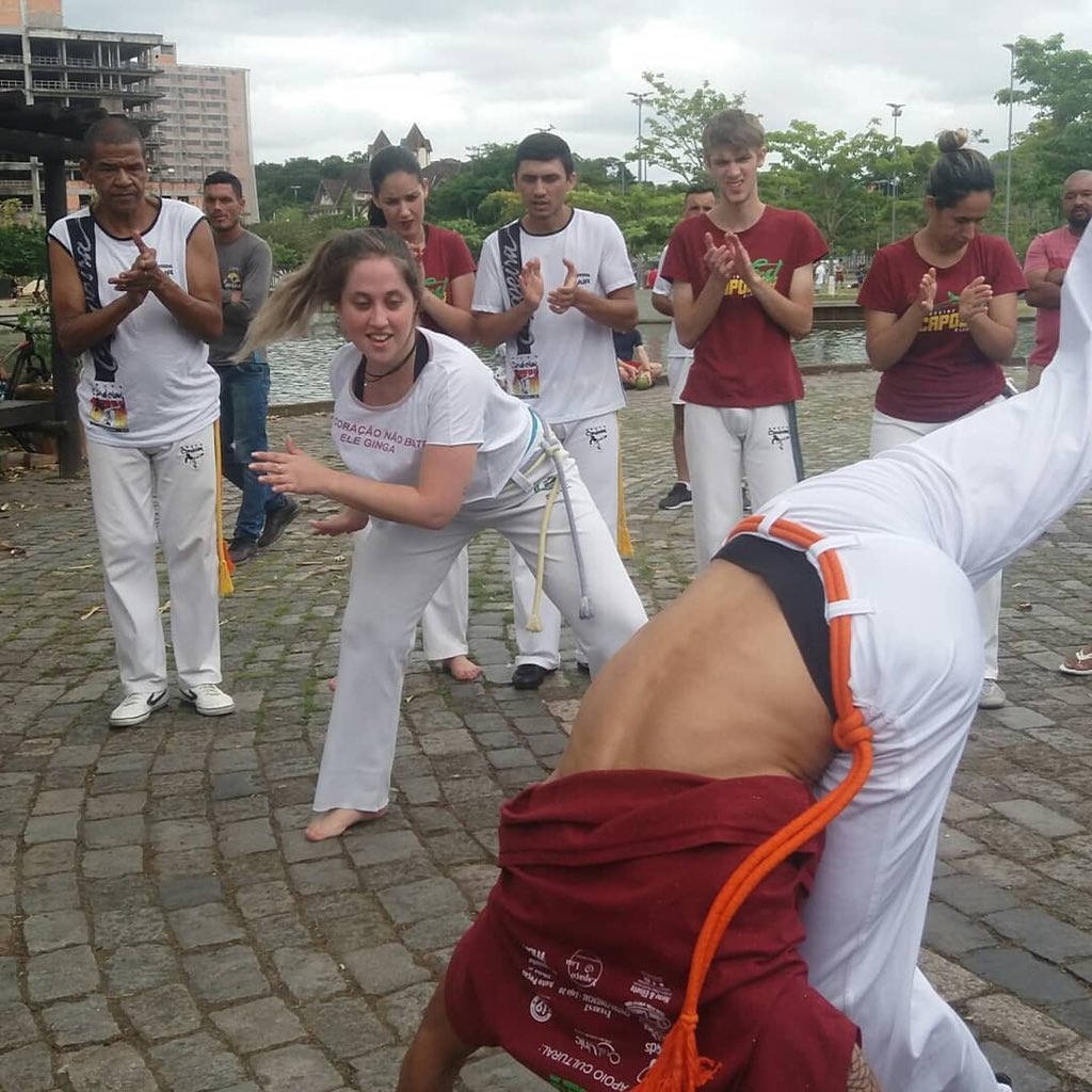 rubialuizaa's tweet photo. se descreva SÓ com imagens que você já tem, você NÃO pode procurar ou baixar uma nova https://t.co/RfSHNXDdSj