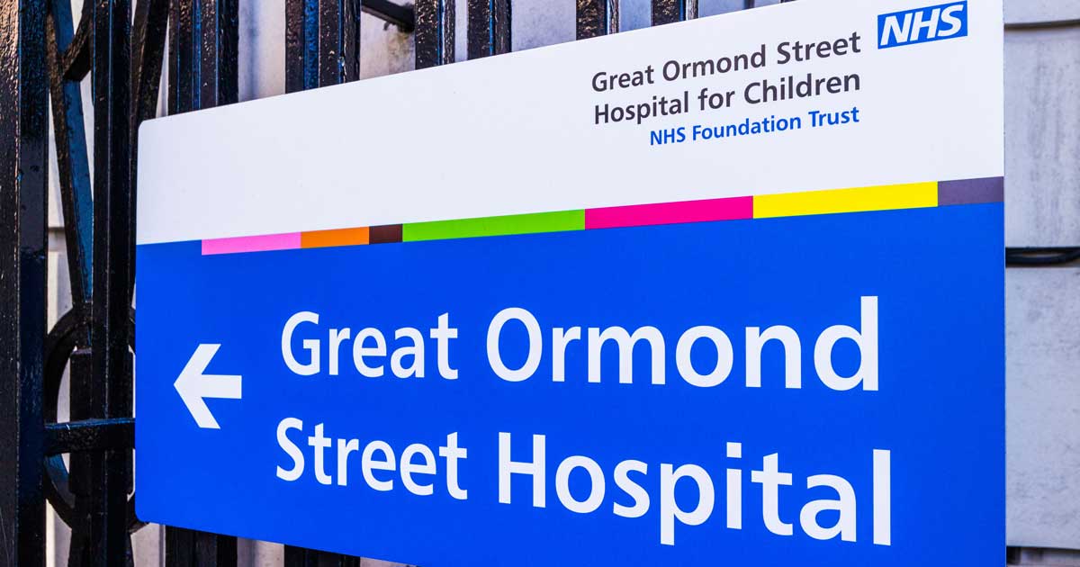 compassion_heal's tweet photo. One of our friends is Governor of Great Ormond Street Children's Hospital (GOSH). Management has repeatedly victimised him for whistle-blowing, subjected him to humiliation and violated many of his human rights. https://t.co/chaVCUs8Q0