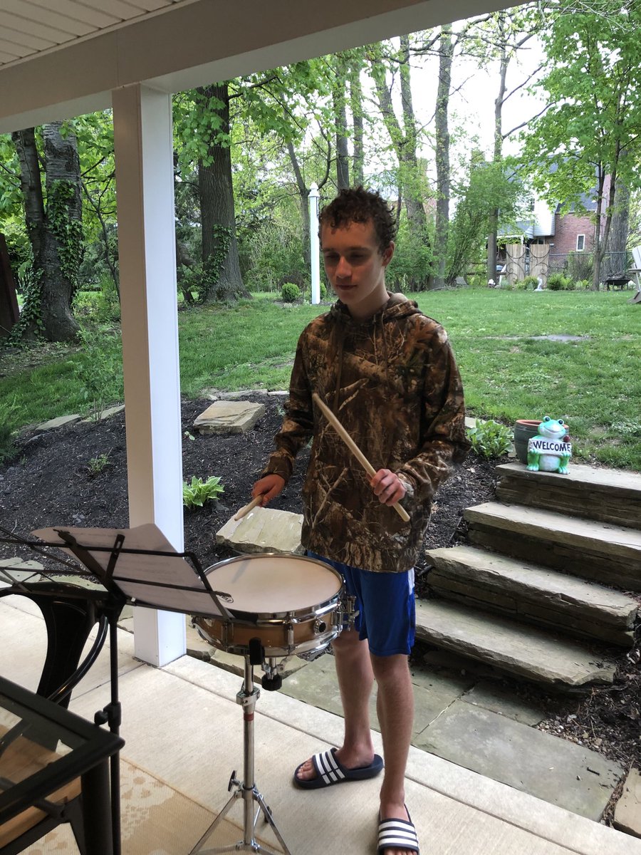 kimkmiller's tweet photo. Community-wide effort to fill the neighborhoods with music! #leboband #porchconcert #musicformom https://t.co/NIRxWWjWRp