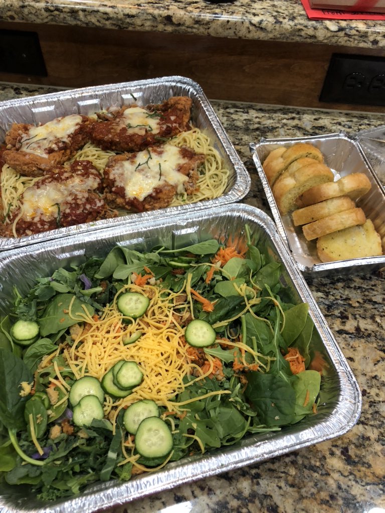 apherocks_2nd's tweet photo. Thank you so much to our AMAZING PTO for the fabulous dinner!!! We appreciate you and miss you so much!!! @AmyParksElem #weareaphe https://t.co/2vsqilMbPA