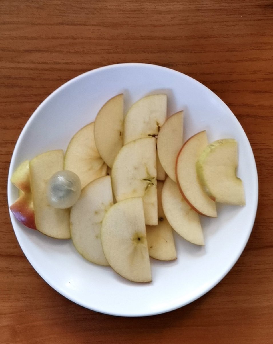 RachelWebbey's tweet photo. I love receiving pictures of my students enjoying their crunch &amp; sip creations at home. Making healthy choices to fuel their learning! 🍎🍌🍊🍇🍉🥝🍓 @NSWEducation  @revans1413 @CasulaPS https://t.co/Rs9XGPKBON