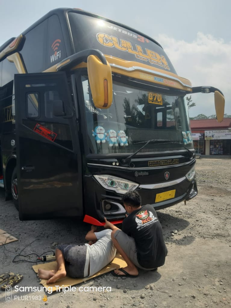 lahhhhau's tweet photo. Semua orang itu sama yang membedakan hanya isi dompetnya saja
#drivermuda #crewganteng https://t.co/lRE1YdLTS8